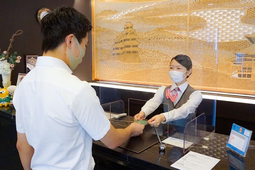 Hotel Route-Inn Uozu Dış mekan fotoğraf